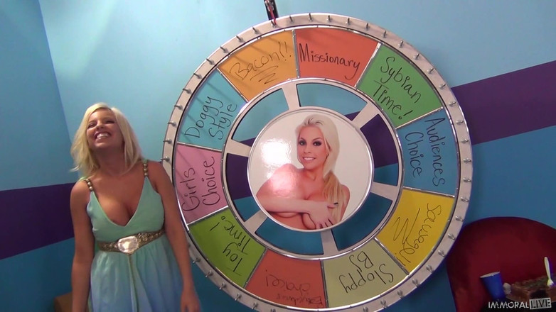 Immoral Live: अनैतिक प्रोडक्शंस से वर्ष के कलाकार प्राप्त करने के लिए सेक्सी Britney Amber अनैतिक लाइव पर लौटती है।