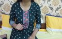 Saara Bhabhi: Ролевая игра с секс-историей хинди - Desistepsis взял своего сводного брата в свою комнату на ночь, где он хотел переспать с ней