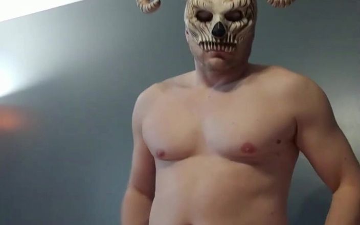 Bald Daddy: Un démon chauve remplit Lovense Max 2 de sperme en gémissant...