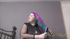 Mxtress Valleycat: Mái tóc dài đầy màu sắc