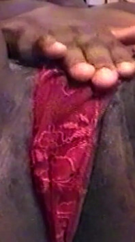 Ebony Mature Babe Fingers Her Prolapsed Asshole Wide Open
