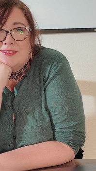 JOI e sborrata conto alla rovescia insegnante BBW punisce uno studente che fista