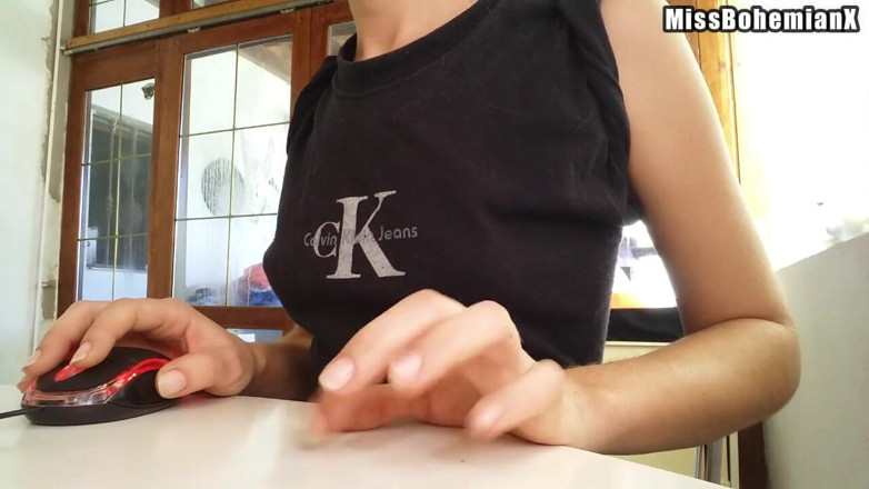 Miss Bohemian X: Impatient nail tapping while working on my laptop - MissBohemianX