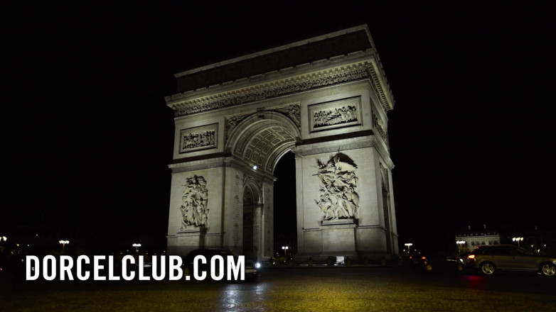 Dorcel Club: Claire Castel को Ania Kinski के आदेशों के तहत चोदा जाता है