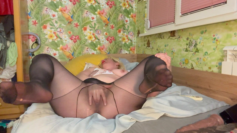 Putarankahotmilf: La matrigna arrapata squirta senza sosta davanti alla matrigna