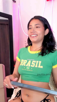 สาวลาติน่าเพรียวบางช่วยตัวเองต่อกล้องเพื่อแค้นแฟน