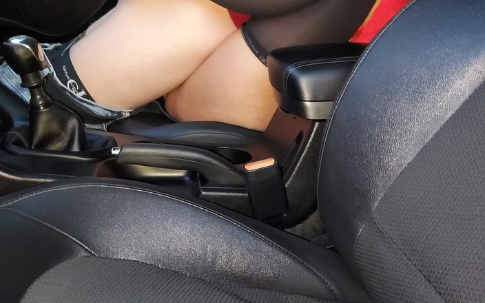 Step Mommy: Зрілу клієнтку в сексуальній нижній білизні трахає таксист на публіці