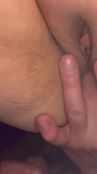 Moglie paffuta che squirta