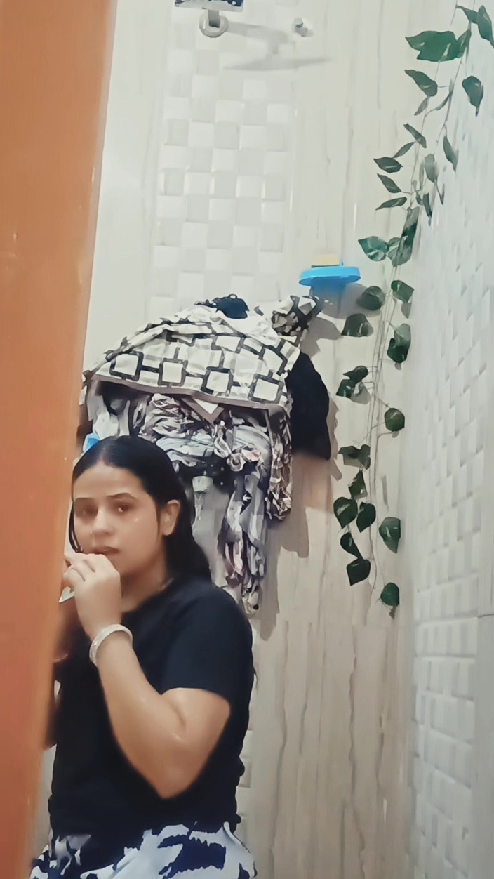 Baby Latika: Stepsister Shower Surprise Woman Shows Her Body