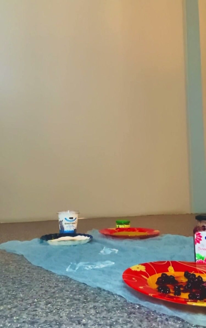 VikkiGeorgia: Jedzenie foot play