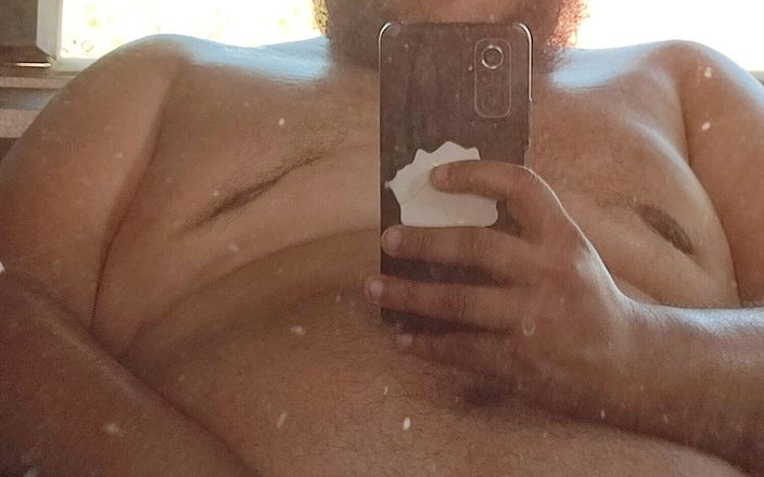 Delirio Py: Uwielbiam masturbować się i spuszczać się na lustrze