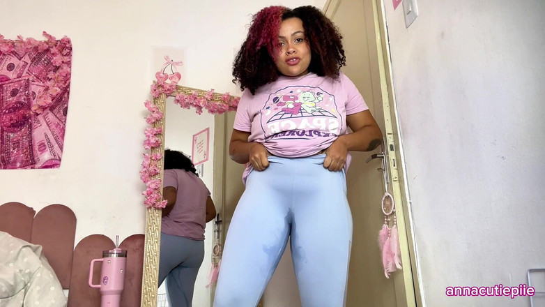 Cutiepiie Chubby: Chubby Ebony Big Ass Čůrací zoufalství nehoda