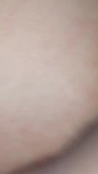 健身房的大屁股接受邀请，在我家里操，直到我把牛奶都榨干