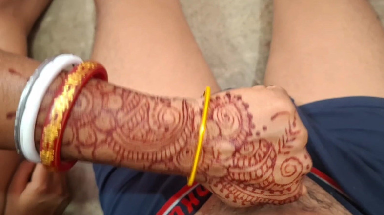 Sumaj: Indische hete milf Bhabhi die in het geheim seks heeft