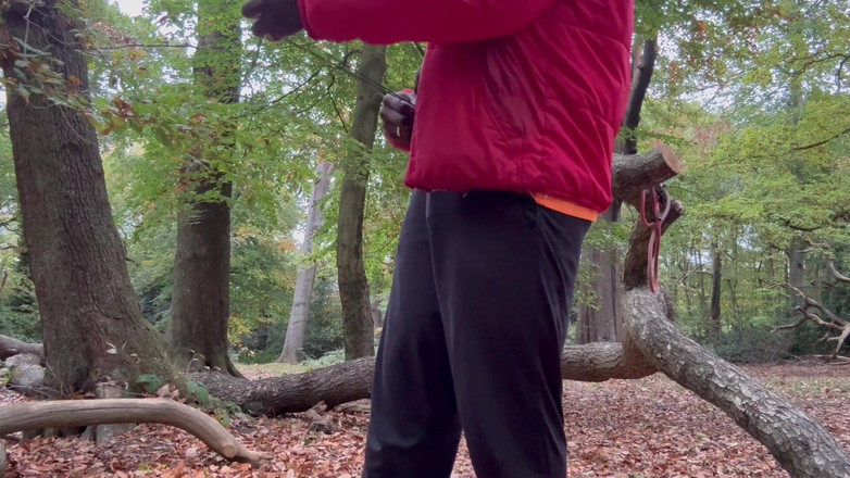 MrMagicDevil: Cuma goyang-goyang, goyang, dan ngusap memeknya di hutan