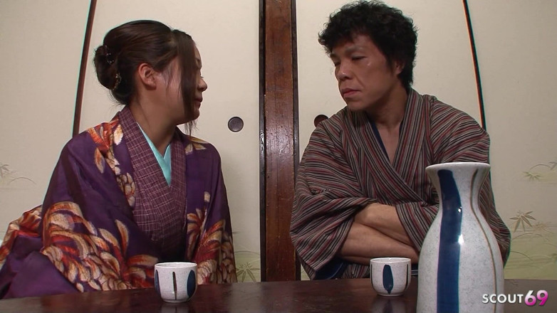 Asian porn collection: La milf giapponese tettona naturale hiyoko viene scopata da sconosciuti...