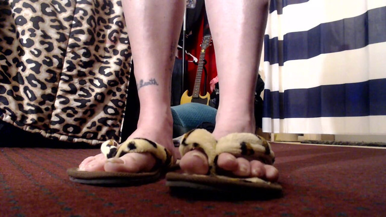 Abby Anna: Toe wiggling flip flops