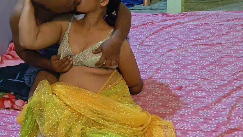 Sexy sindu: La indiana seduce suo cognato e sesso bollente