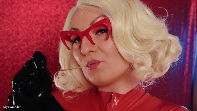 Arya Grander: Food fetish: eating video latex blonde girl