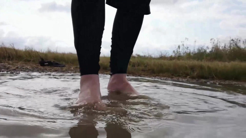 Footfetish: Cult Fun with the Puddles on the Country Road