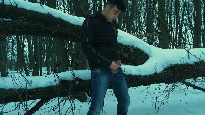 Idmir Sugary: सर्दियों में बर्फीली भूमि में दो बार झटका