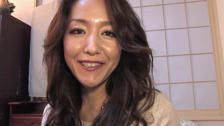 Blowjob Fantasies from Japan: Zralá japonská děvka miluje kouření ptáka pod sprchou