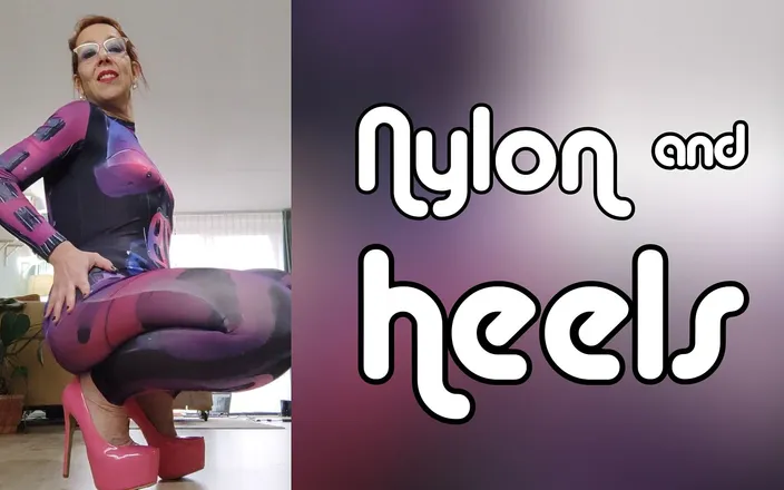 MistressOnline: Nylon and Heels