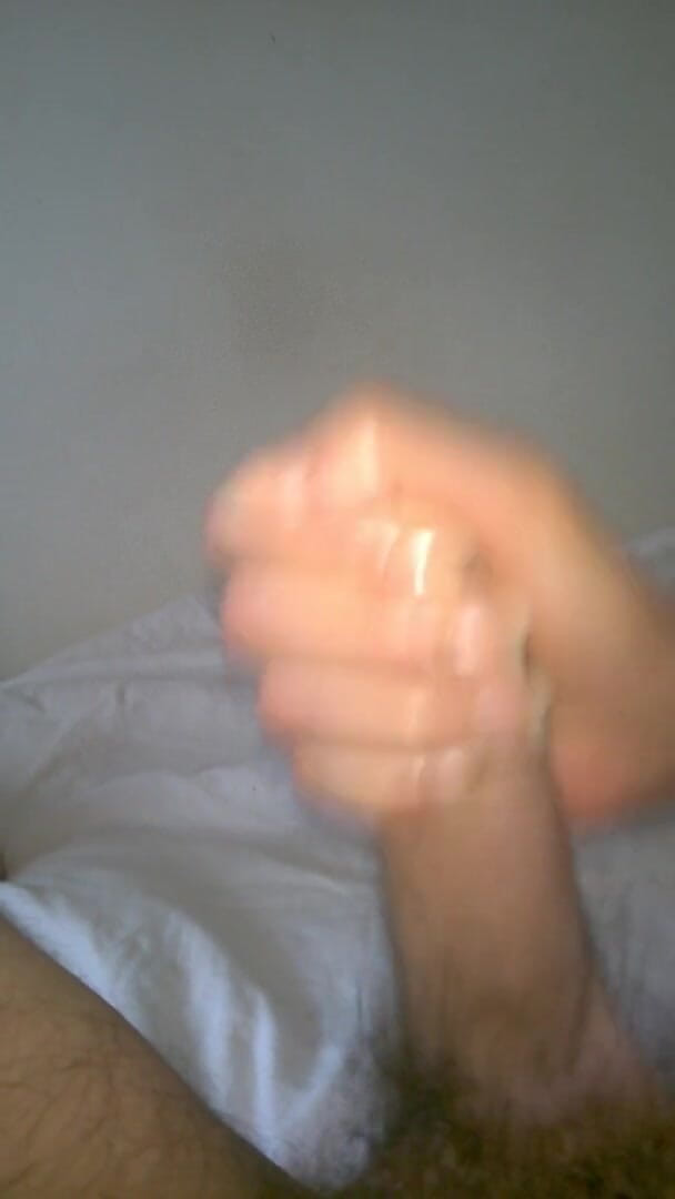 JoyTwoSex: Peluda JoyTwoSex - Dando ao marido uma boa punheta