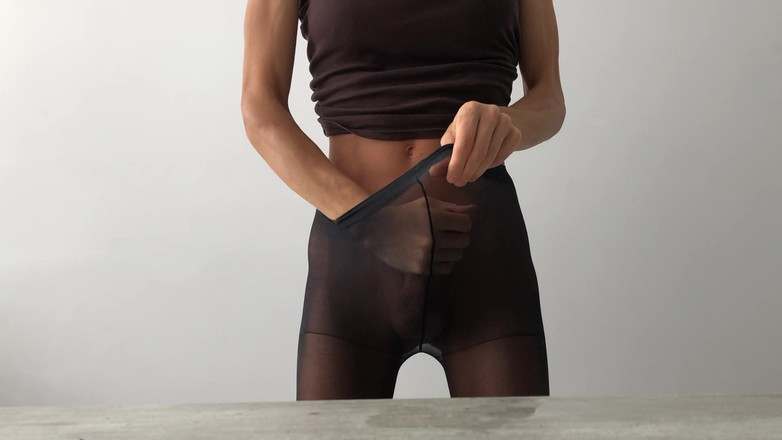 jacklongtv: Skinny trans si masturba un grosso cazzo in collant