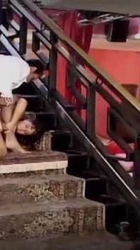 Asiática milf fodendo em pé no Templo da Fertilidade