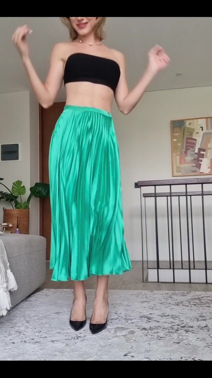 Angel The Dreamgirl: Flashing My White Tiny Thong in Front of You