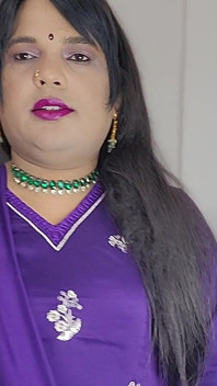 Ținută indiană mov