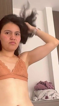 Faccio Saltare in Aria La Schiava Di Mia Moglie Con Un Massaggio Ai Piedi Che Mi Porta All'orgasmo