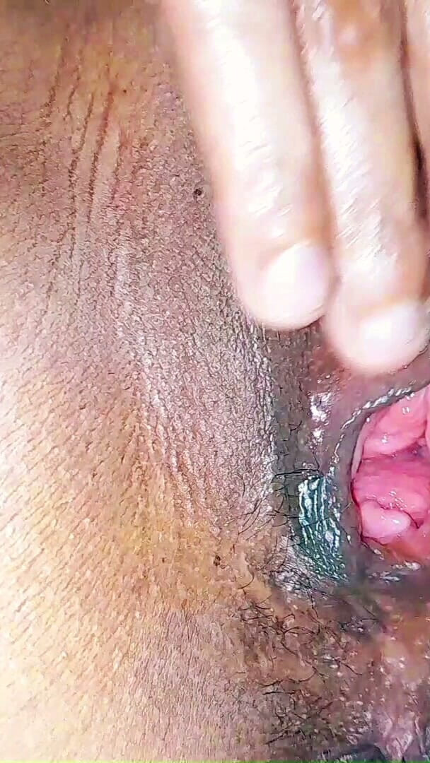 Love-juthi: Bangladeshi Boudi Santa Pussy - Watching Videos of My Pussy up...