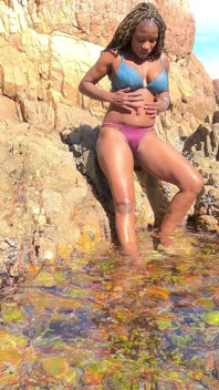 Jag slickar all sperma av sugardaddies kuk på en hemlig strand efter vår vandring