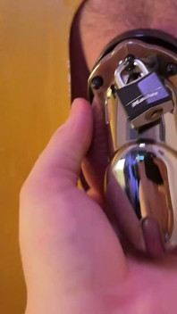 กรงอวัยวะเพศ Gloryhole ฉันปลดปล่อยอวัยวะเพศยาวของเขาด้วยหนังหุ้มปลายและรูเจาะ Frenulum