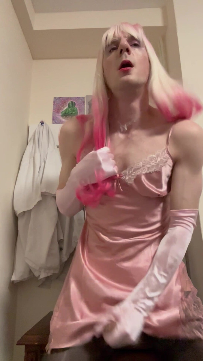 Jessica silk: Jess silk cavalca un dildo