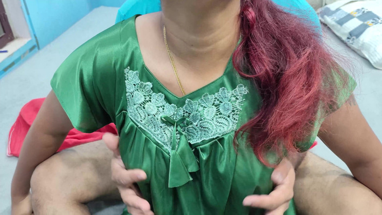 Vaishnavysharunraj: Couple Hot Nighty Romance with Boobs Press in Bedroom