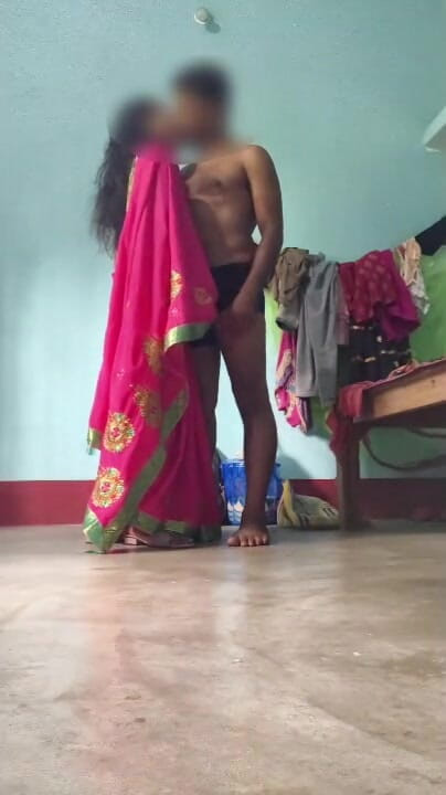 Pumi: 美丽的继妹硬操逼