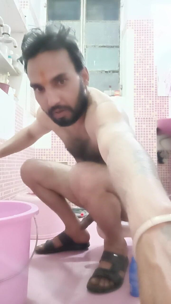 Rajasthani-old-lover: Banyoda Hintli adam tarafından penis masajı