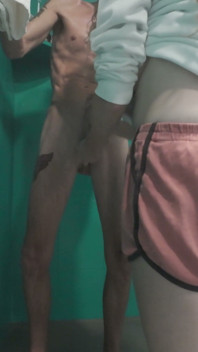 I Let My Step Daughter Wash My 9 Inch Dick When I Shower