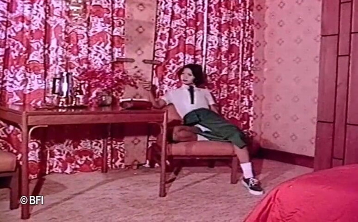Vintage bedtime stories: Дівчина отримує анал у барі, вінтажне відео.