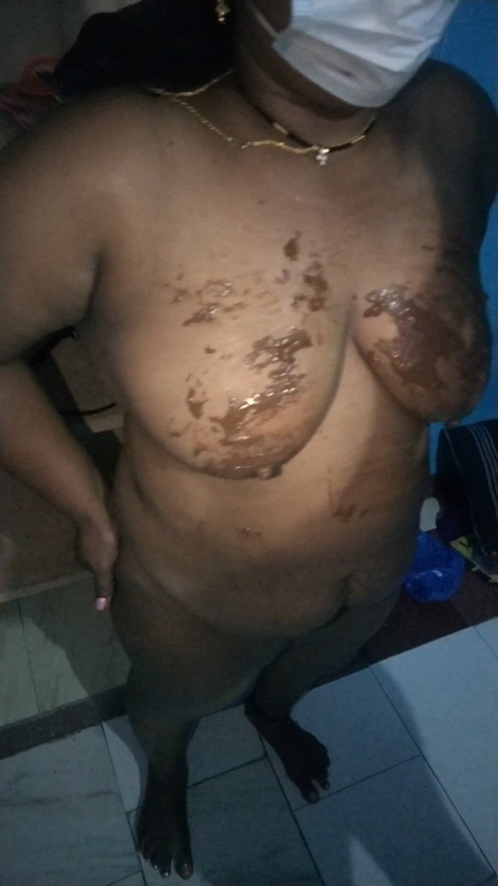 Benita sweety: choklet pasand karna hot toking vidiyo