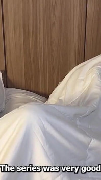 Üvey kardeşim beni oynamaya davet ediyor ve her şey kontrolden çıkıyor