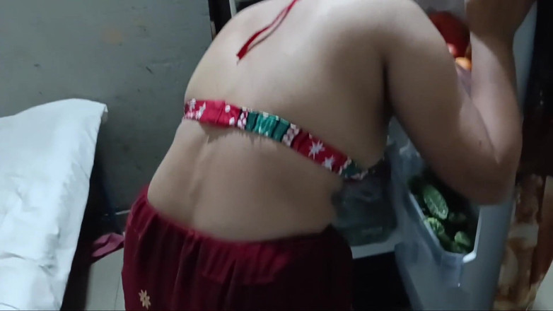 Vamika: Novia loca de tamil follando duro por su novio