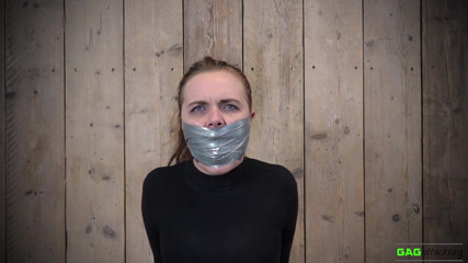 Gag Attack: Roxy - PVC bant ağzı tıkalı