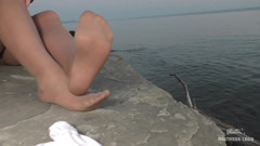 Mistress Legs: Incredibili piedi della padrona in calzini bianchi su calze di...