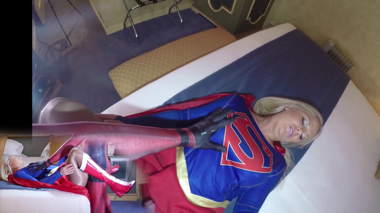 Nylon Xtreme: Caroline de Jaie první anál pro superbitch