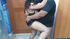 aliabegum: 애인에게 바람을 피우며 친구를 따먹는 일하는 소녀