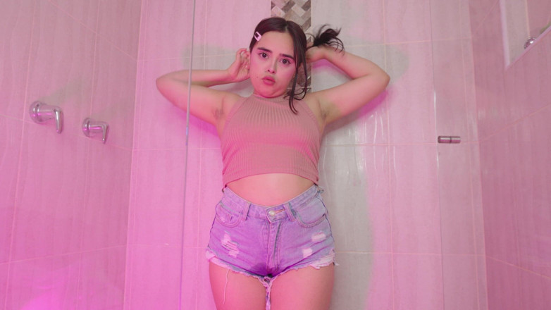 CuttieJennie: Keseronokan mandi berpakaian
